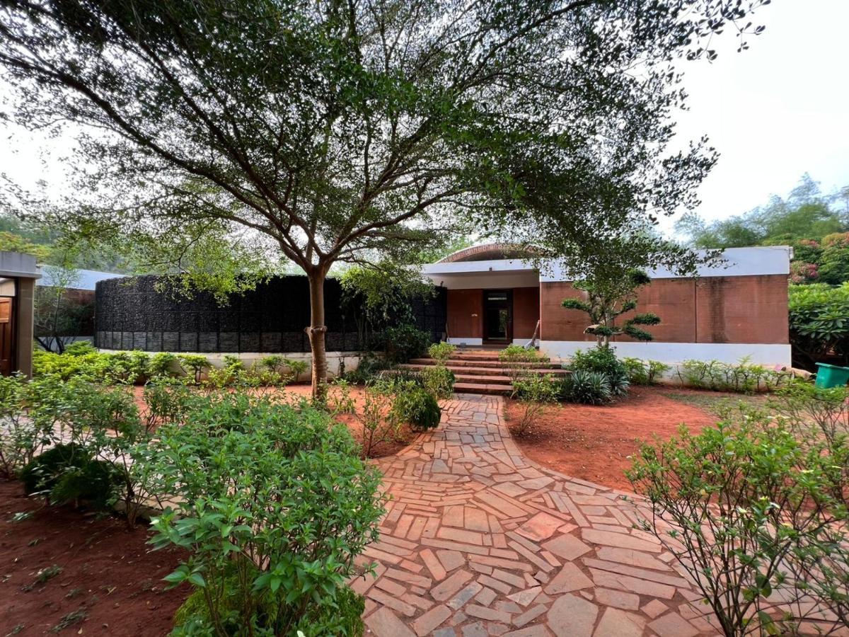 bougan villa Auroville Exteriör bild