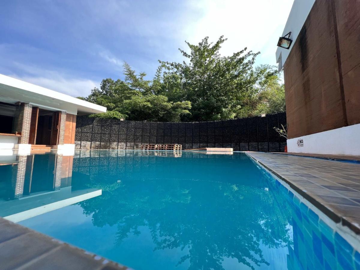 bougan villa Auroville Exteriör bild