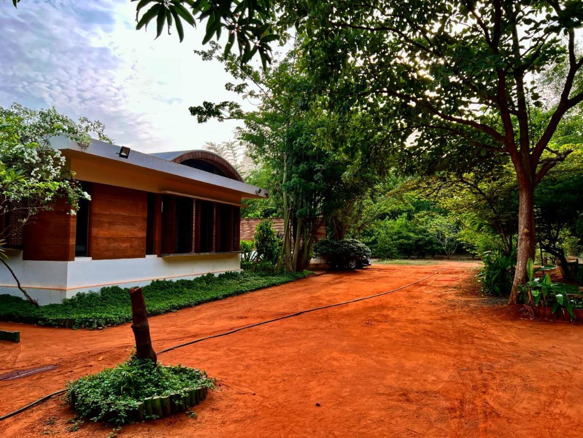bougan villa Auroville Exteriör bild